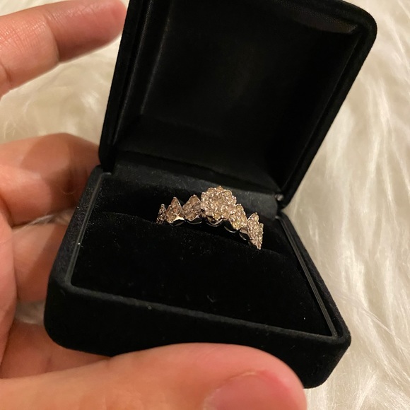 Tiara ring sold - Picture 2 of 14